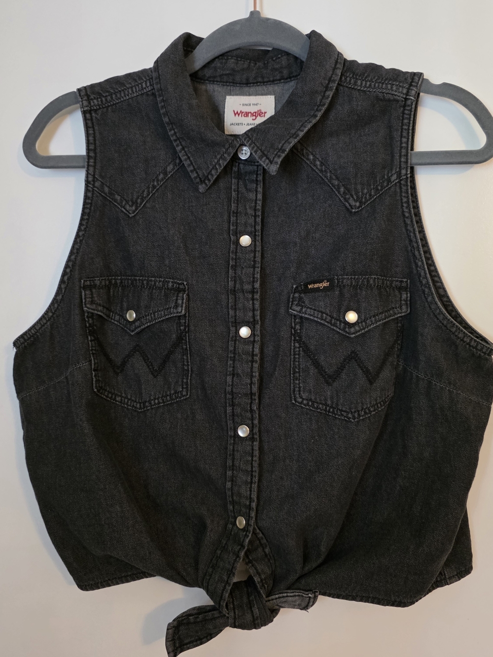Wrangler Women's Sleeveless Western Cotton Denim Tie-Front Crop Top Countrymusic